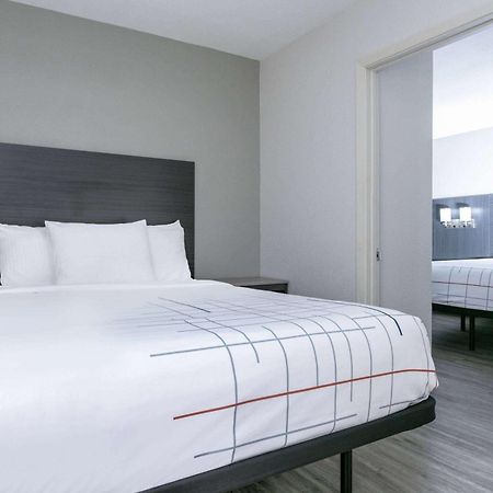 La Quinta Inn By Wyndham Dallas Uptown Εξωτερικό φωτογραφία