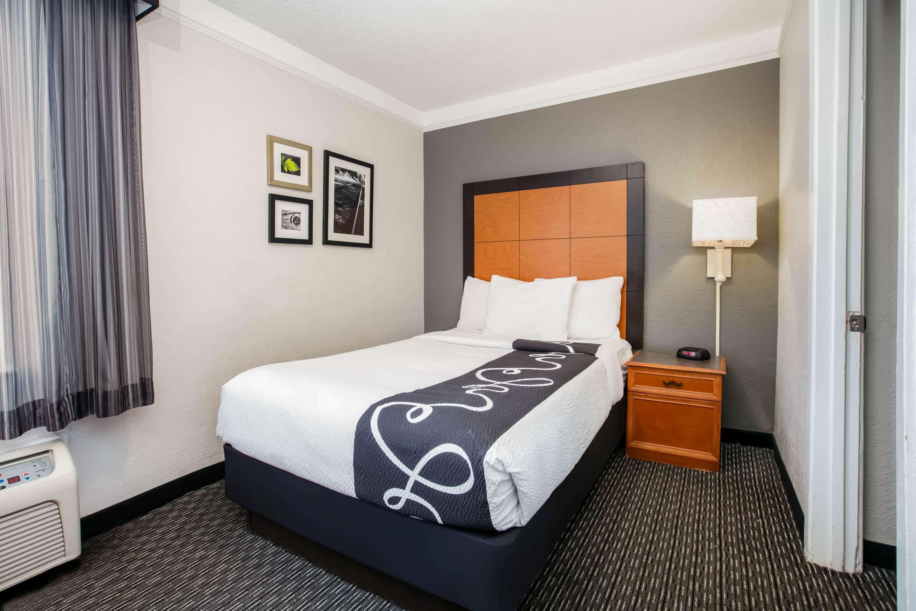 La Quinta Inn By Wyndham Dallas Uptown Εξωτερικό φωτογραφία