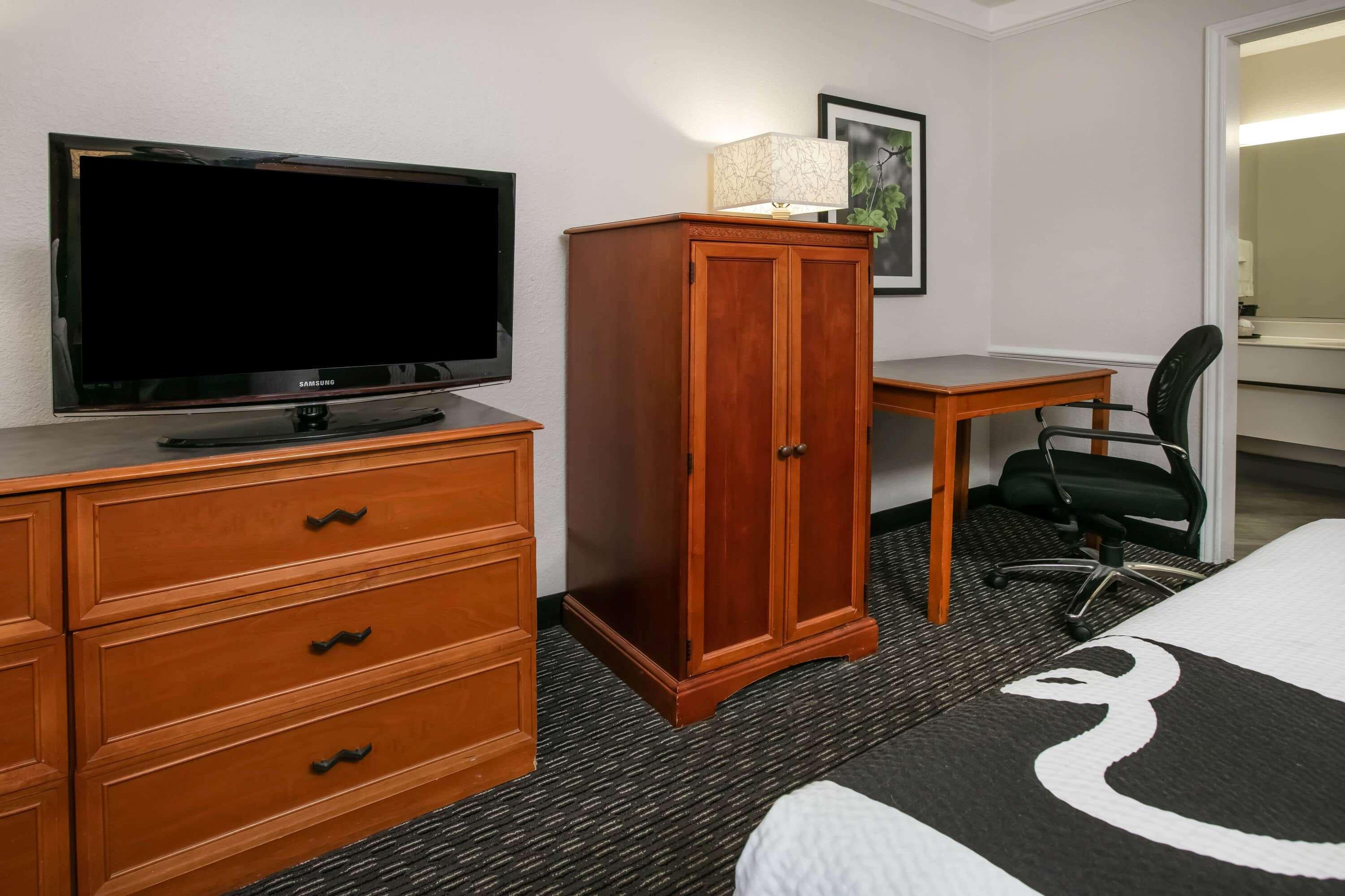 La Quinta Inn By Wyndham Dallas Uptown Εξωτερικό φωτογραφία