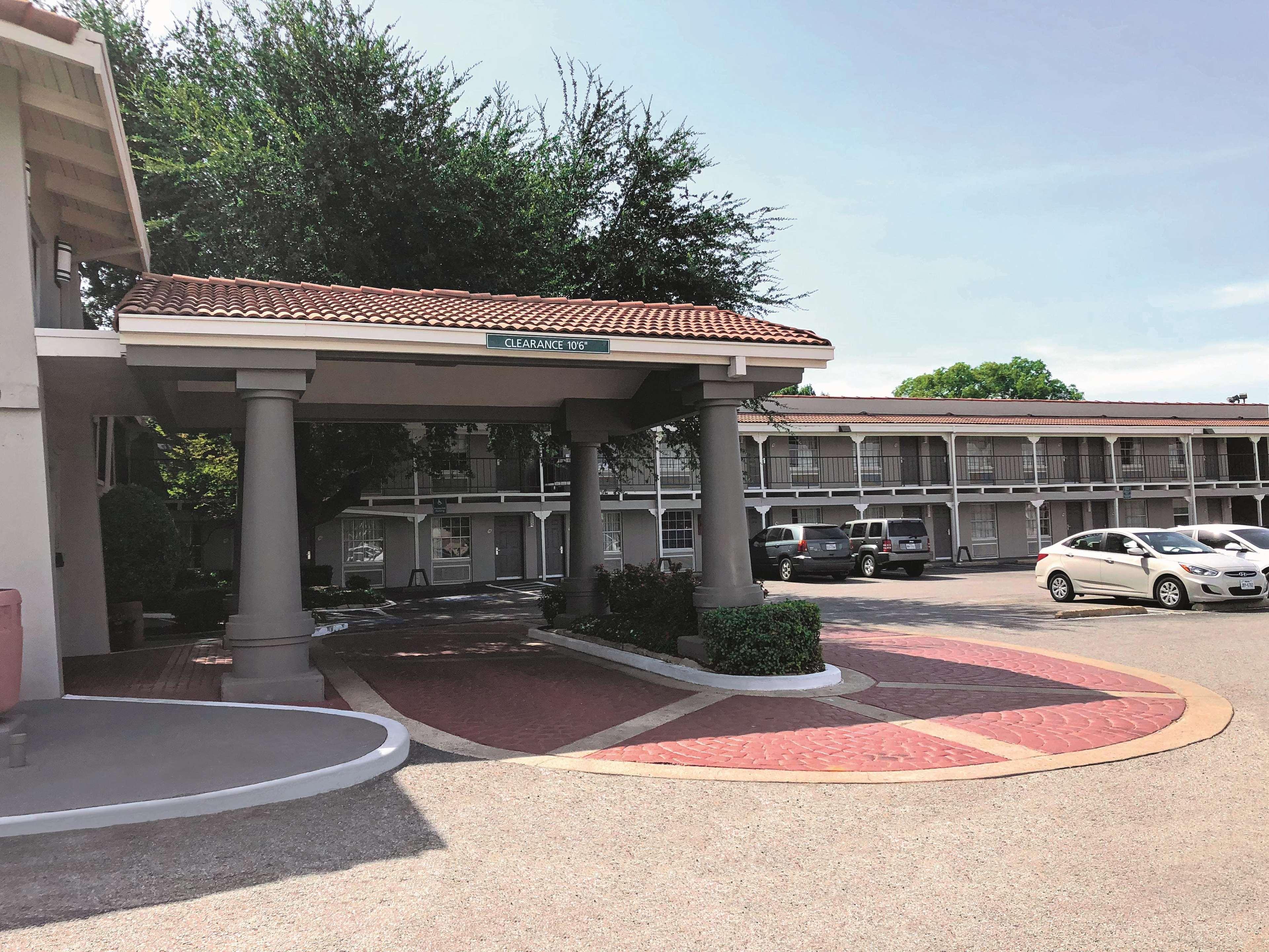 La Quinta Inn By Wyndham Dallas Uptown Εξωτερικό φωτογραφία