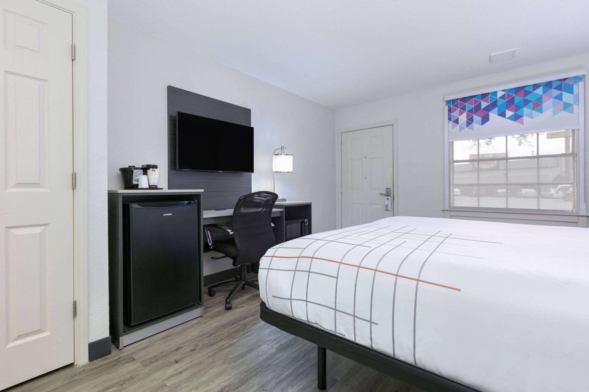 La Quinta Inn By Wyndham Dallas Uptown Εξωτερικό φωτογραφία