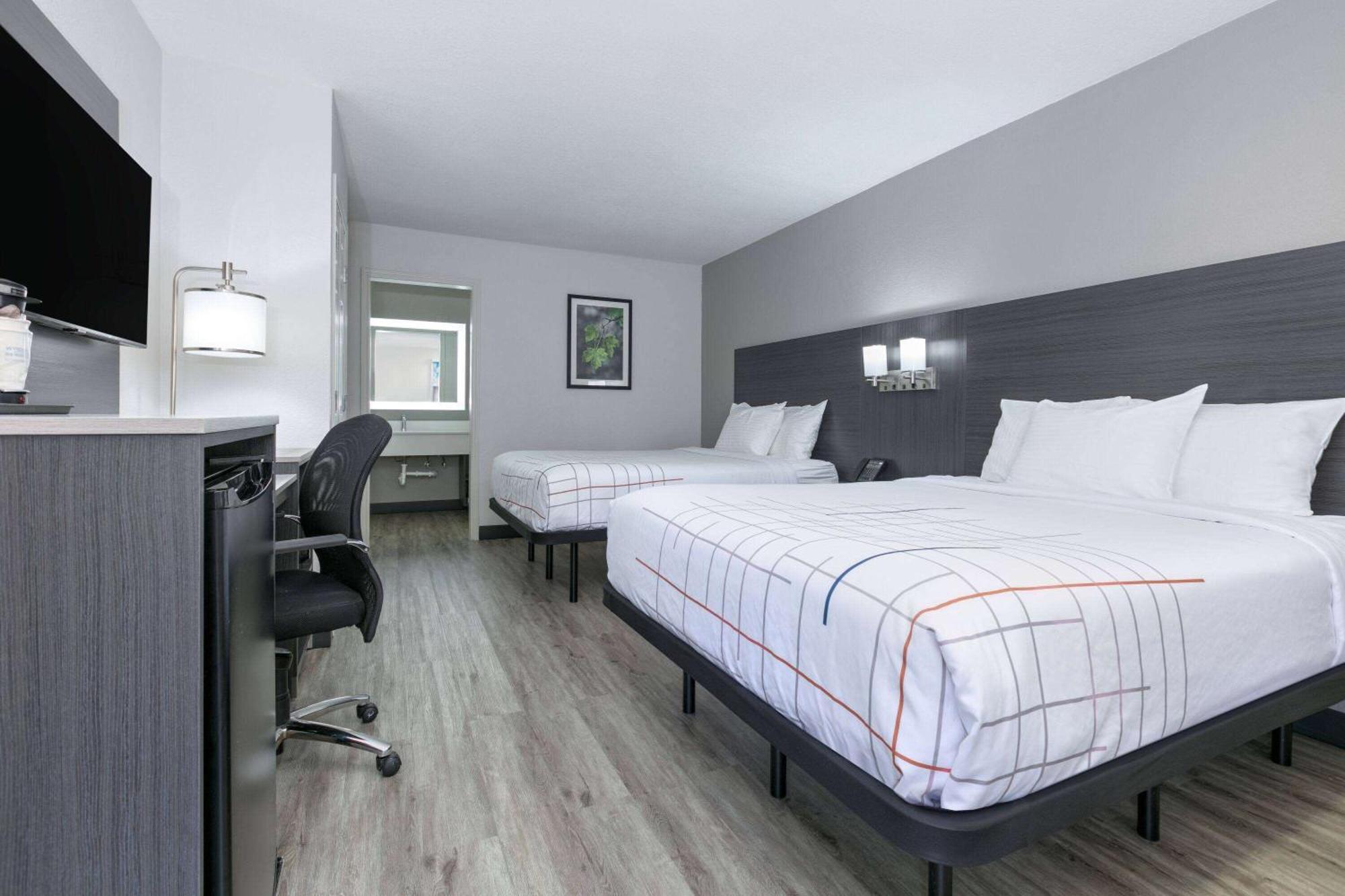 La Quinta Inn By Wyndham Dallas Uptown Εξωτερικό φωτογραφία