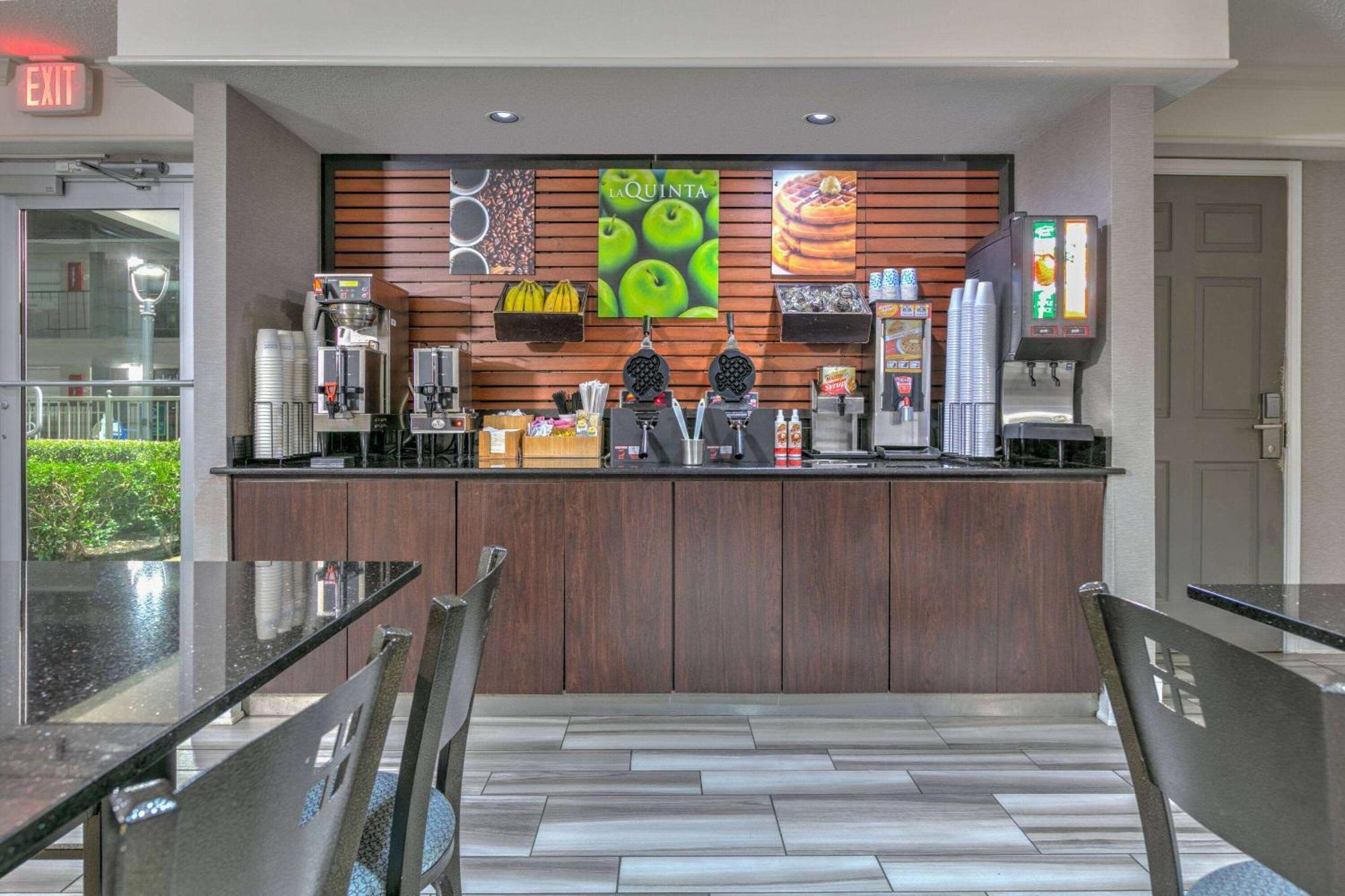 La Quinta Inn By Wyndham Dallas Uptown Εξωτερικό φωτογραφία
