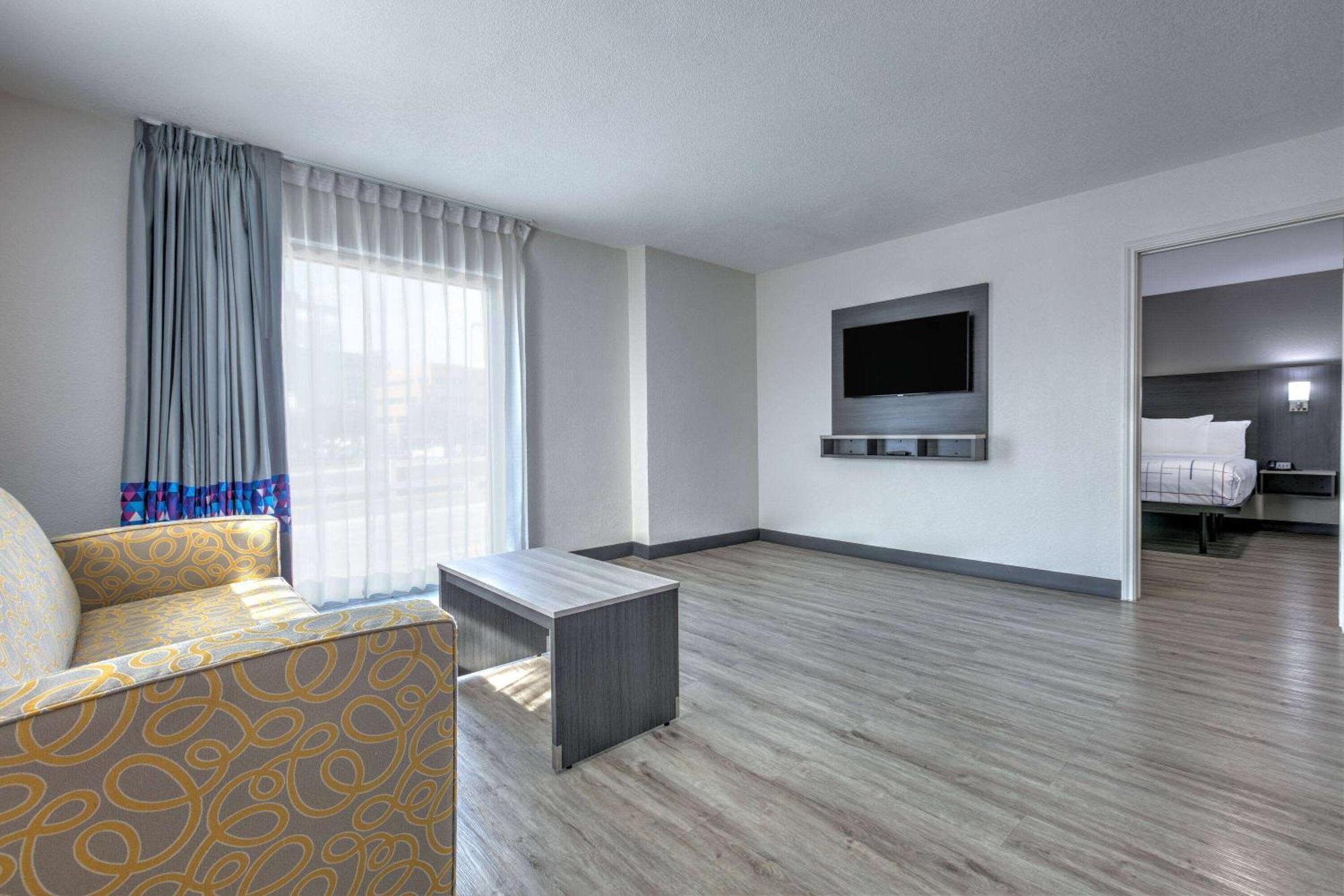 La Quinta Inn By Wyndham Dallas Uptown Εξωτερικό φωτογραφία
