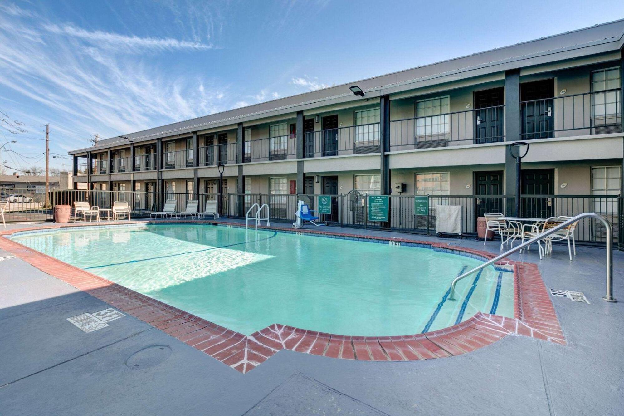 La Quinta Inn By Wyndham Dallas Uptown Εξωτερικό φωτογραφία