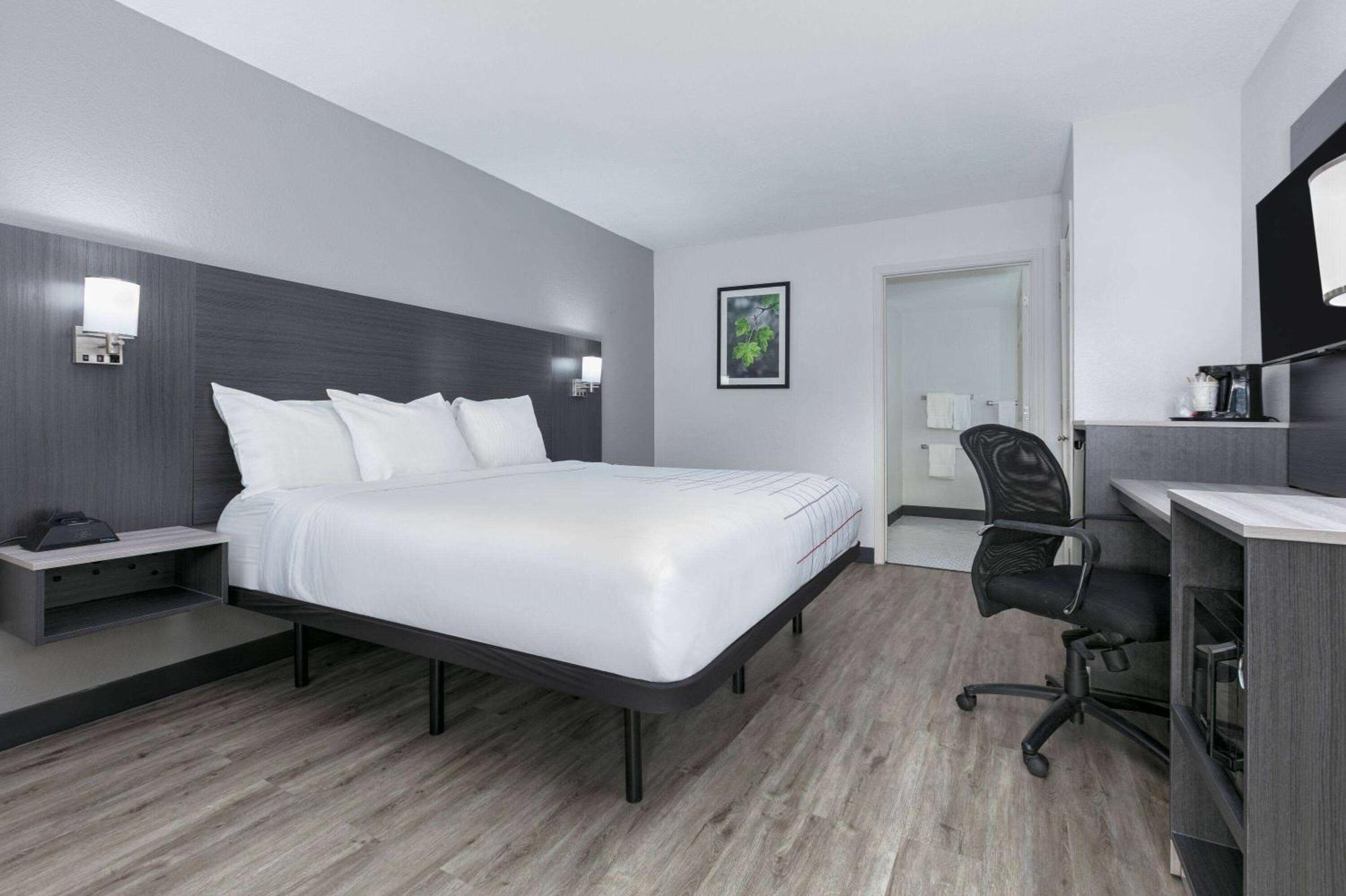 La Quinta Inn By Wyndham Dallas Uptown Εξωτερικό φωτογραφία