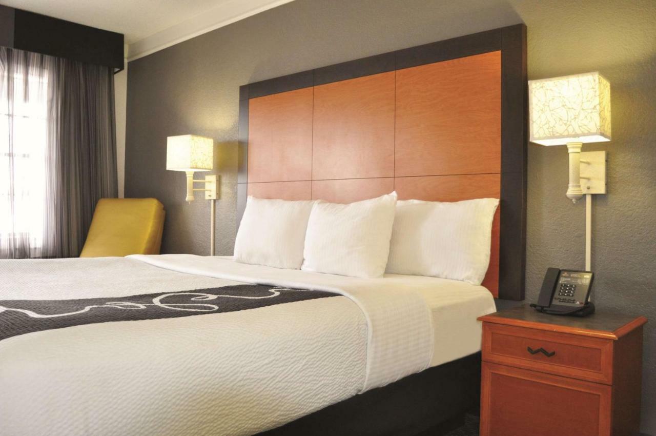 La Quinta Inn By Wyndham Dallas Uptown Εξωτερικό φωτογραφία